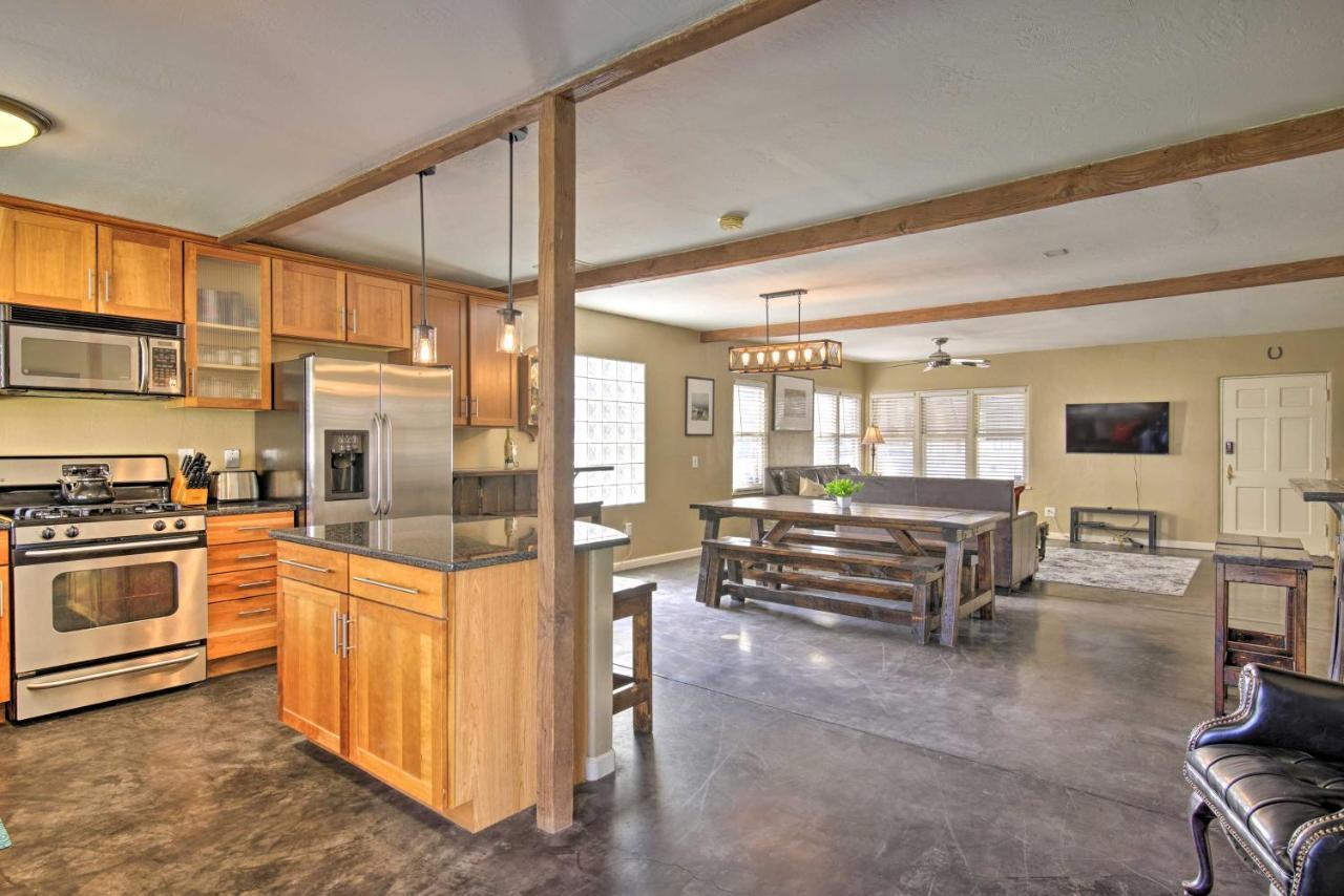 Central Phoenix Cottage With Private Yard! Esterno foto