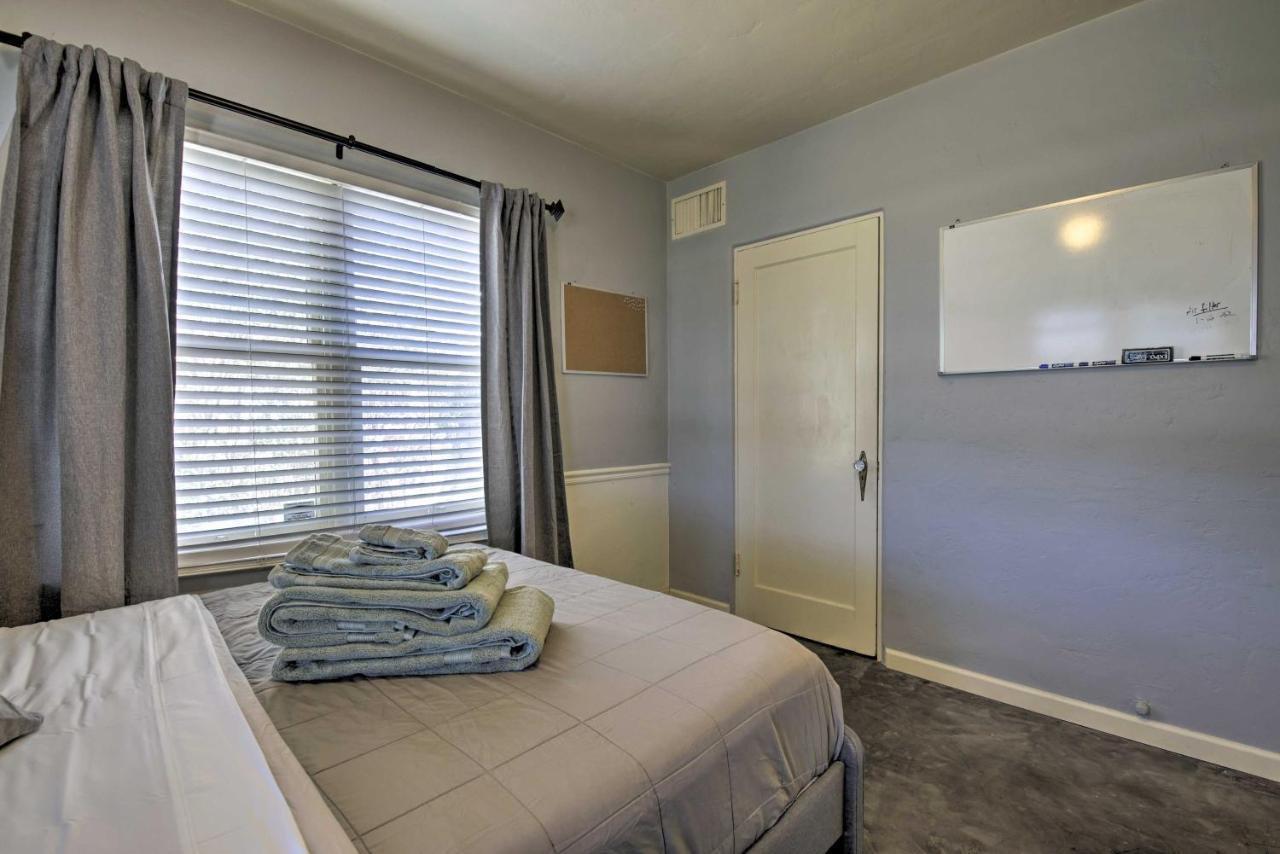 Central Phoenix Cottage With Private Yard! Esterno foto